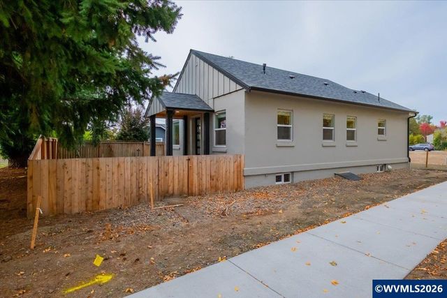 2580 SW 3rd St, Corvallis, OR 97333