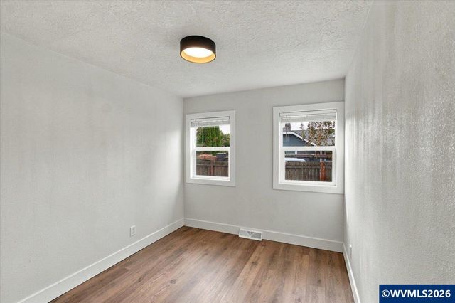 2580 SW 3rd St, Corvallis, OR 97333