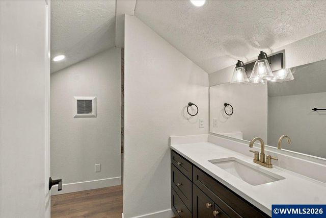 2580 SW 3rd St, Corvallis, OR 97333