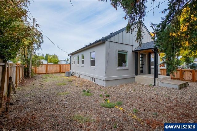 2580 SW 3rd St, Corvallis, OR 97333