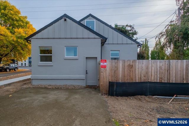 2580 SW 3rd St, Corvallis, OR 97333
