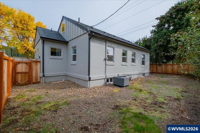 2580 SW 3rd St, Corvallis, OR 97333