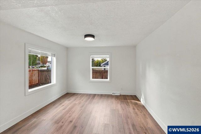 2580 SW 3rd St, Corvallis, OR 97333