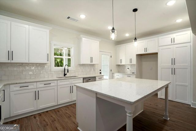 6134 Linwood Drive SE, Covington, GA 30014