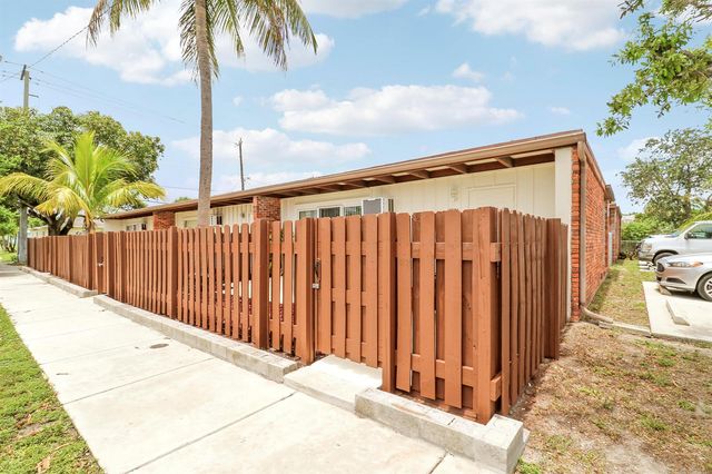 2801 Georgia Avenue, West Palm Beach, FL 33405
