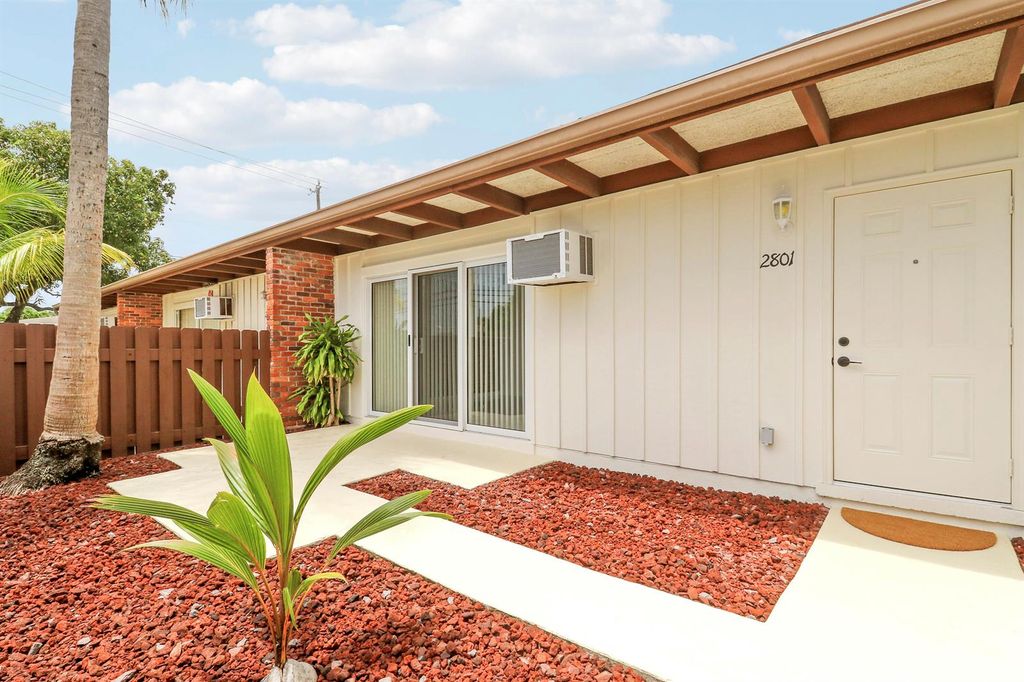 2801 Georgia Avenue, West Palm Beach, FL 33405