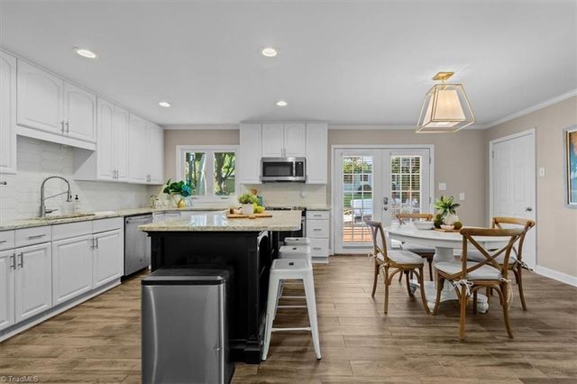2918 New Hanover Drive, Greensboro, NC 27408