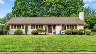 2918 New Hanover Drive, Greensboro, NC 27408