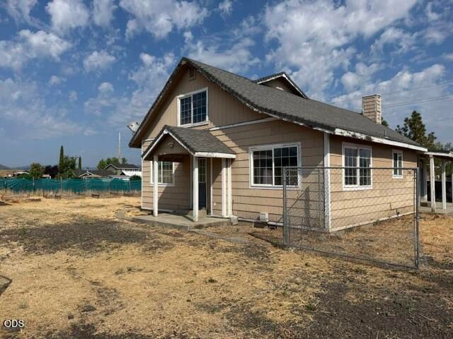 7465 Table Rock Terrace, Central Point, OR 97502