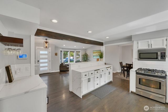 4417 Somerset Lane, Kent, WA 98032