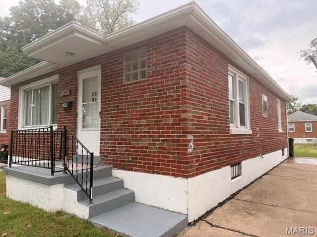 8309 Orchard Avenue, University City, MO 63132
