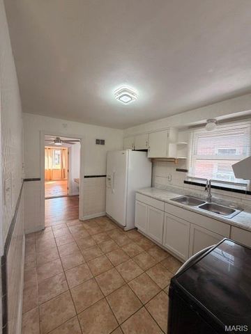 8309 Orchard Avenue, University City, MO 63132