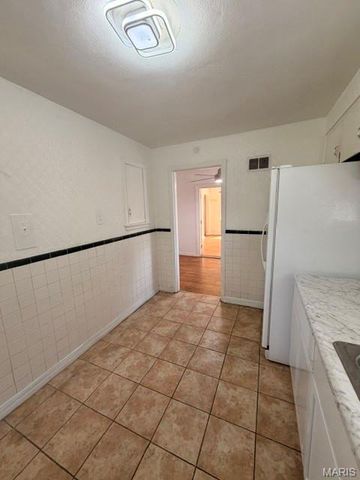 8309 Orchard Avenue, University City, MO 63132