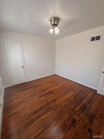 8309 Orchard Avenue, University City, MO 63132