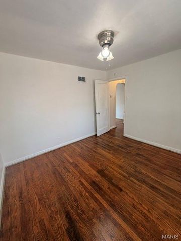 8309 Orchard Avenue, University City, MO 63132