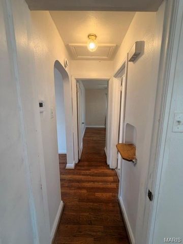 8309 Orchard Avenue, University City, MO 63132