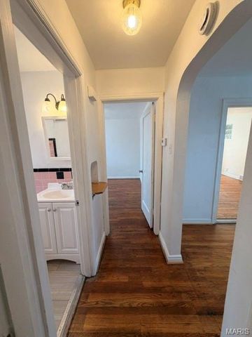 8309 Orchard Avenue, University City, MO 63132
