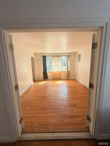 8309 Orchard Avenue, University City, MO 63132