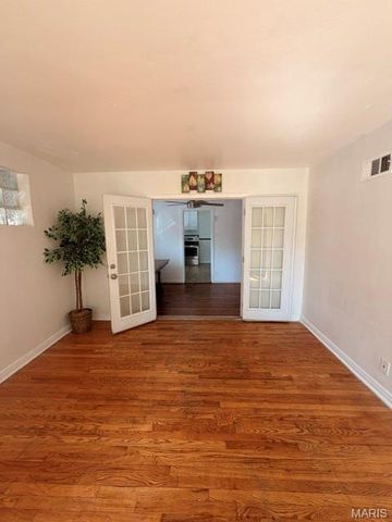 8309 Orchard Avenue, University City, MO 63132