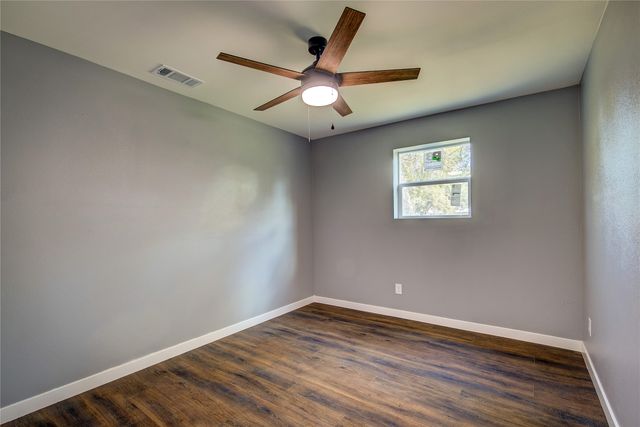 520 N 1st Street, Point, TX 75472