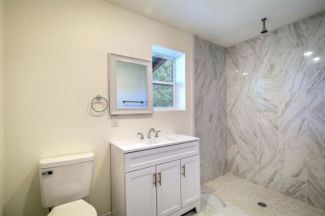 520 N 1st Street, Point, TX 75472