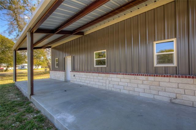 520 N 1st Street, Point, TX 75472