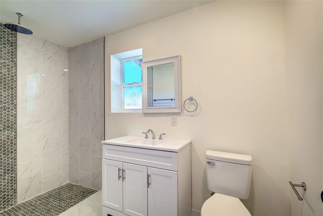 520 N 1st Street, Point, TX 75472