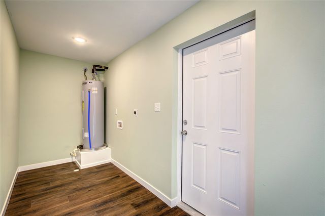 520 N 1st Street, Point, TX 75472