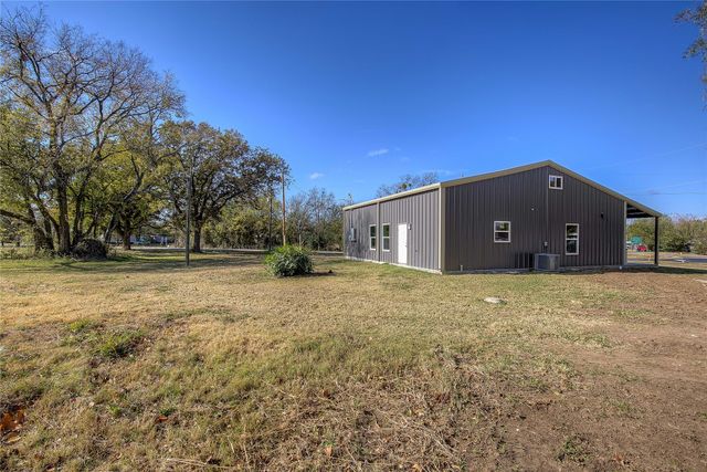 520 N 1st Street, Point, TX 75472