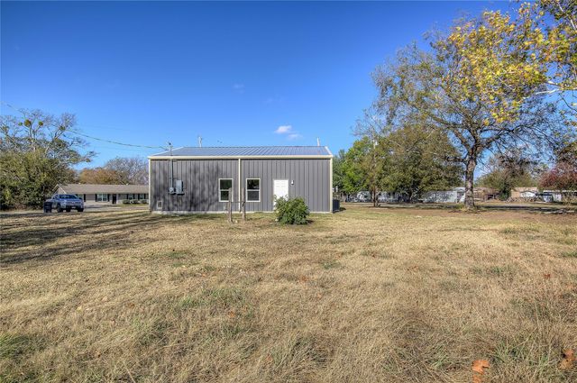 520 N 1st Street, Point, TX 75472