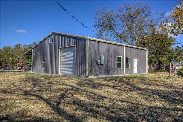 520 N 1st Street, Point, TX 75472