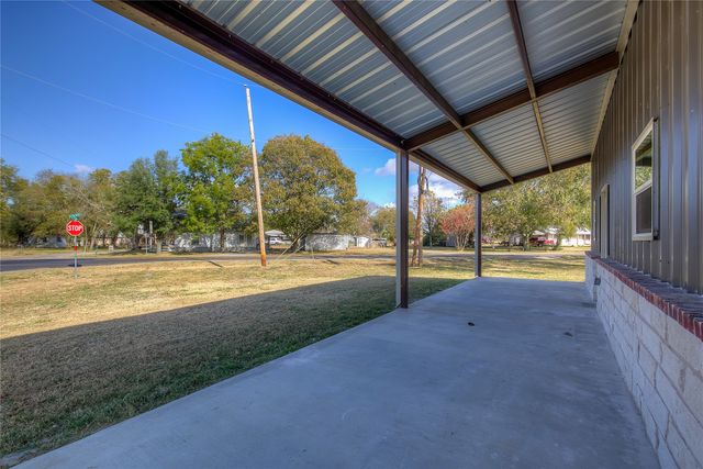 520 N 1st Street, Point, TX 75472
