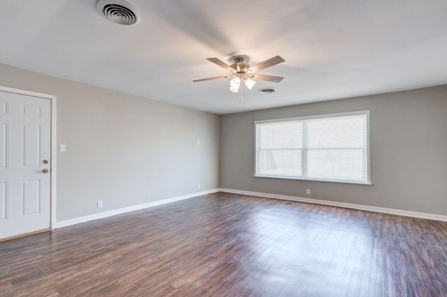 5206 42nd Street, Lubbock, TX 79414