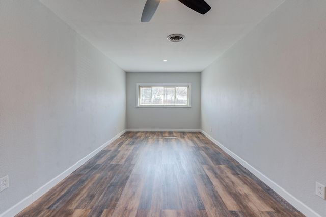 5206 42nd Street, Lubbock, TX 79414