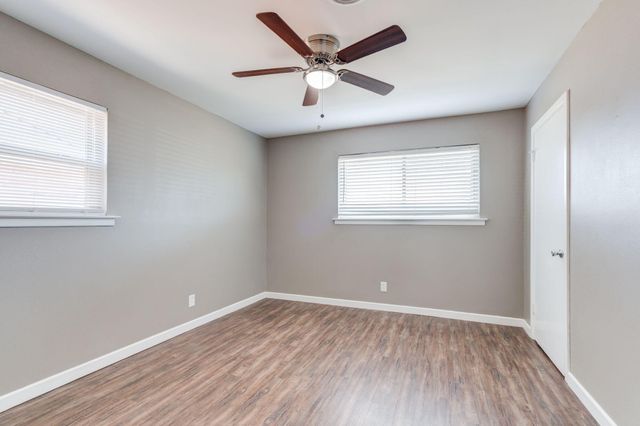 5206 42nd Street, Lubbock, TX 79414