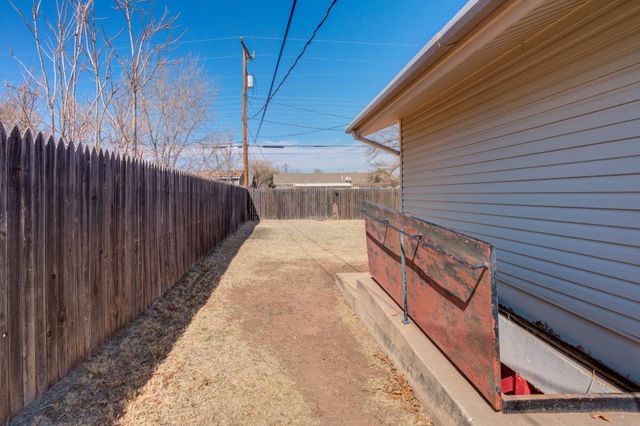 5206 42nd Street, Lubbock, TX 79414
