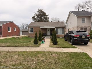 6624 Centralia Street, Dearborn Heights, MI 48127