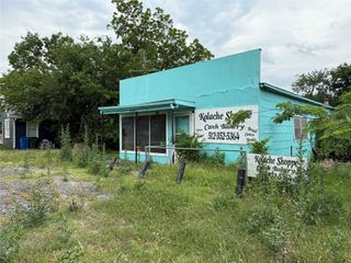 919 W 4th ST, Taylor, TX 76574