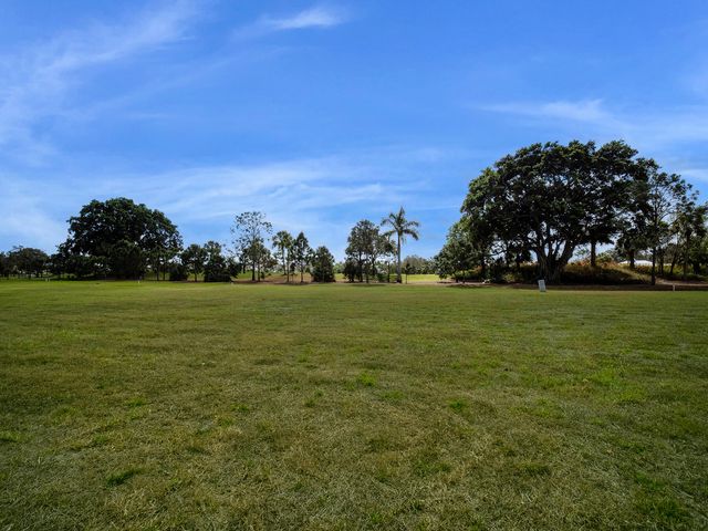 5390 Woodland Lakes Drive 104, Palm Beach Gardens, FL 33418