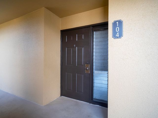 5390 Woodland Lakes Drive 104, Palm Beach Gardens, FL 33418