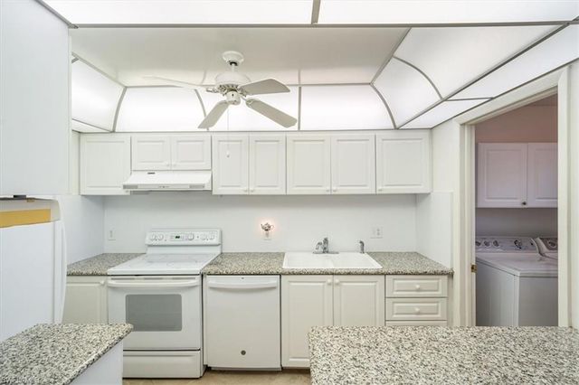 788 Park Shore DR D30, Naples, FL 34103