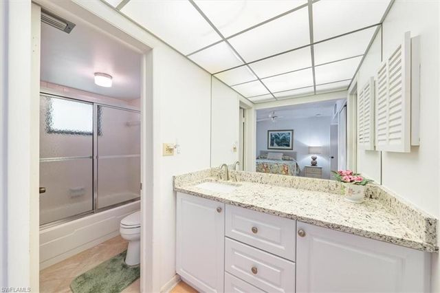 788 Park Shore DR D30, Naples, FL 34103