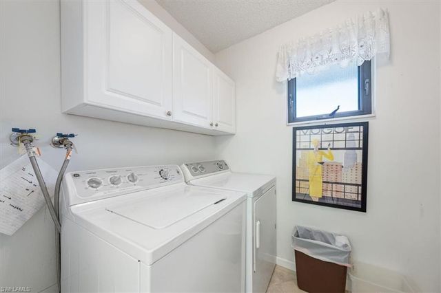 788 Park Shore DR D30, Naples, FL 34103