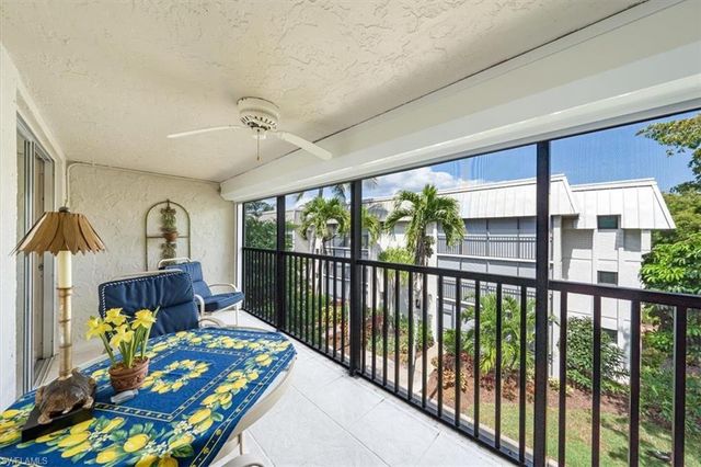 788 Park Shore DR D30, Naples, FL 34103