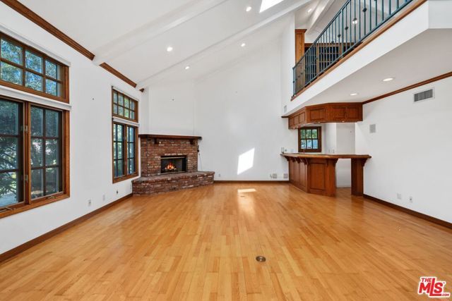 21663 Ulmus Drive, Woodland Hills (los Angeles), CA 91364