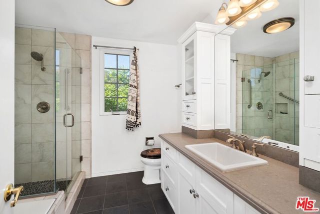 21663 Ulmus Drive, Woodland Hills (los Angeles), CA 91364