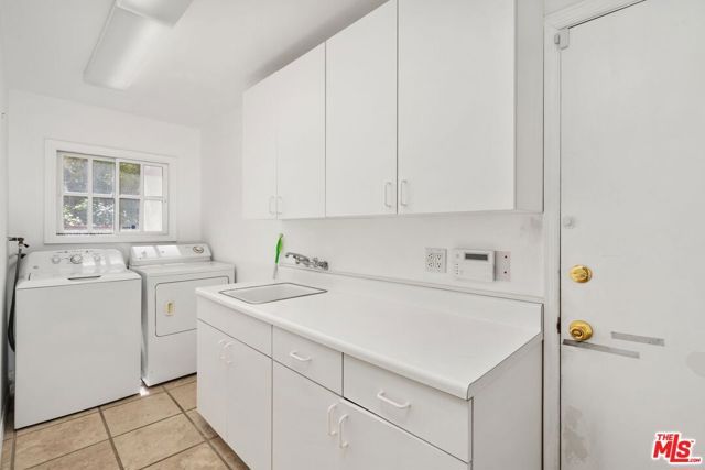 21663 Ulmus Drive, Woodland Hills (los Angeles), CA 91364