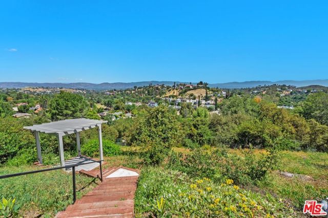 21663 Ulmus Drive, Woodland Hills (los Angeles), CA 91364
