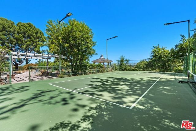 21663 Ulmus Drive, Woodland Hills (los Angeles), CA 91364