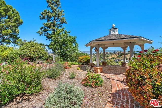 21663 Ulmus Drive, Woodland Hills (los Angeles), CA 91364